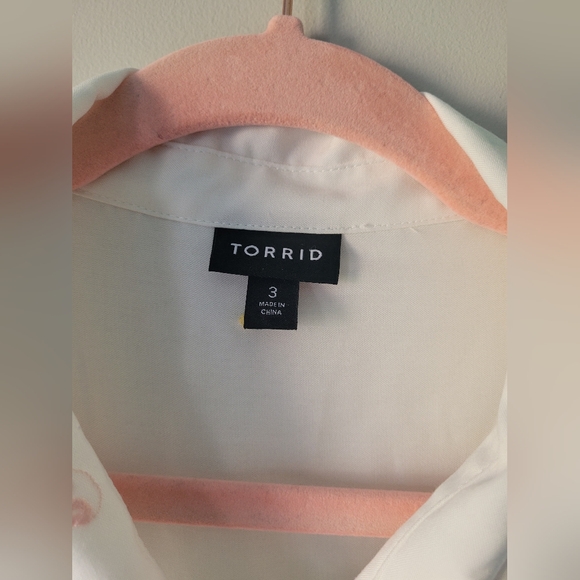 Torrid 'Challis' Button Up Blouse - Picture 4 of 5